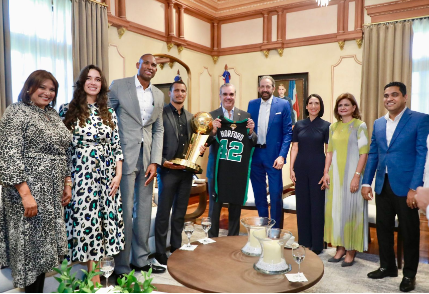 al-horford-agradece-a-abinader-y-kelvin-cruz-por-techado-“la-tribu-de-quisqueya”