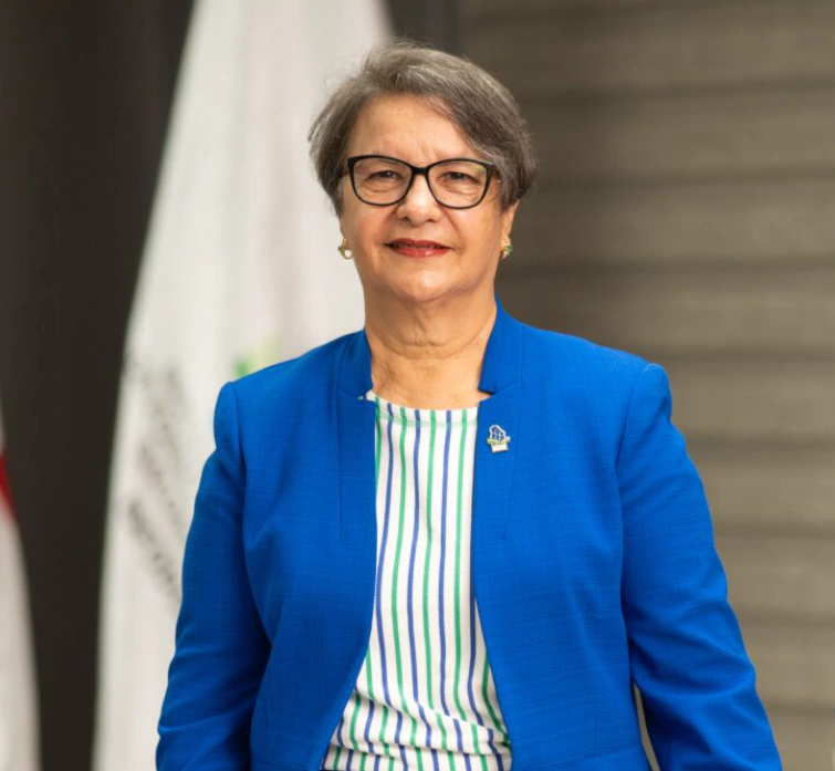 egresados-de-isfodosu-denuncian-retraso-de-graduacion-extraordinaria