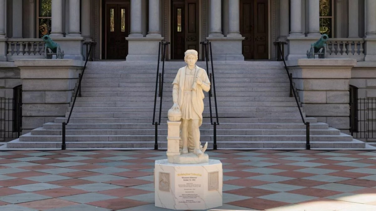 trump-instala-una-estatua-de-cristobal-colon-en-la-casa-blanca