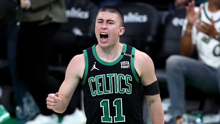 celtics-remontan-ante-hawks-con-exhibicion-de-pritchard-y-siguen-en-la-pelea-del-este