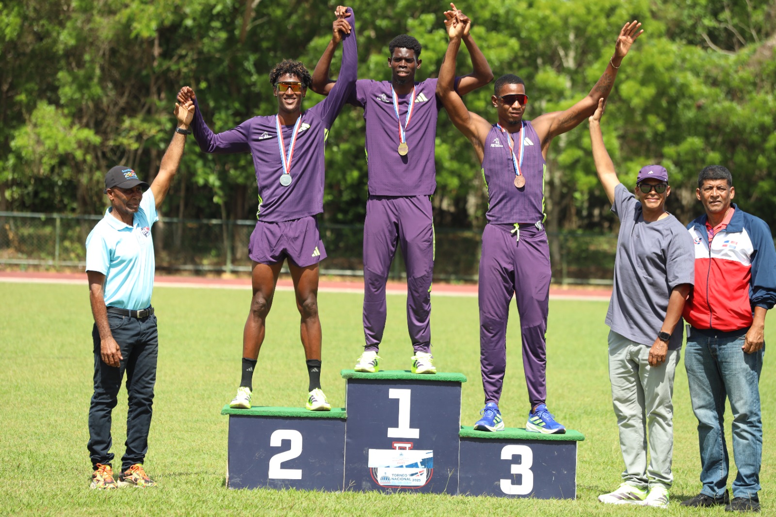 atletas-de-la-academia-felix-sanchez-se-imponen-en-el-invitacional-isaac-ogando-2026
