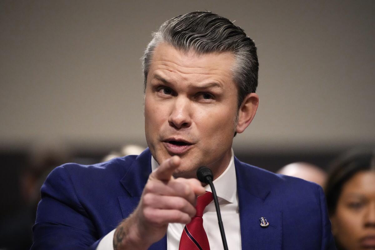 pete-hegseth:-la-ofensiva-de-eeuu-contra-iran,-una-derrota-militar-devastadora