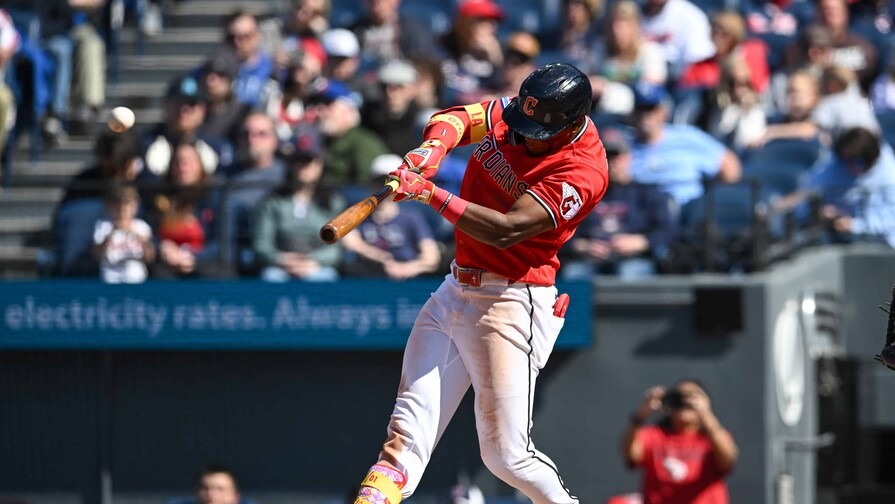 angel-martinez-enciende-a-cleveland-ante-san-luis