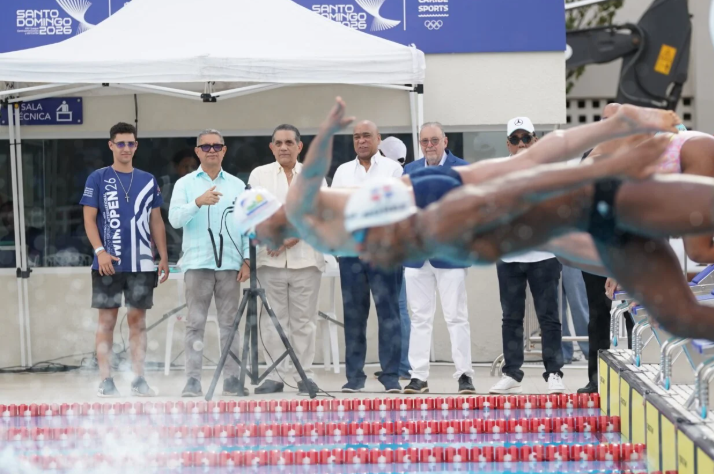 dominicanos-brillan-con-tres-oros-en-swim-open