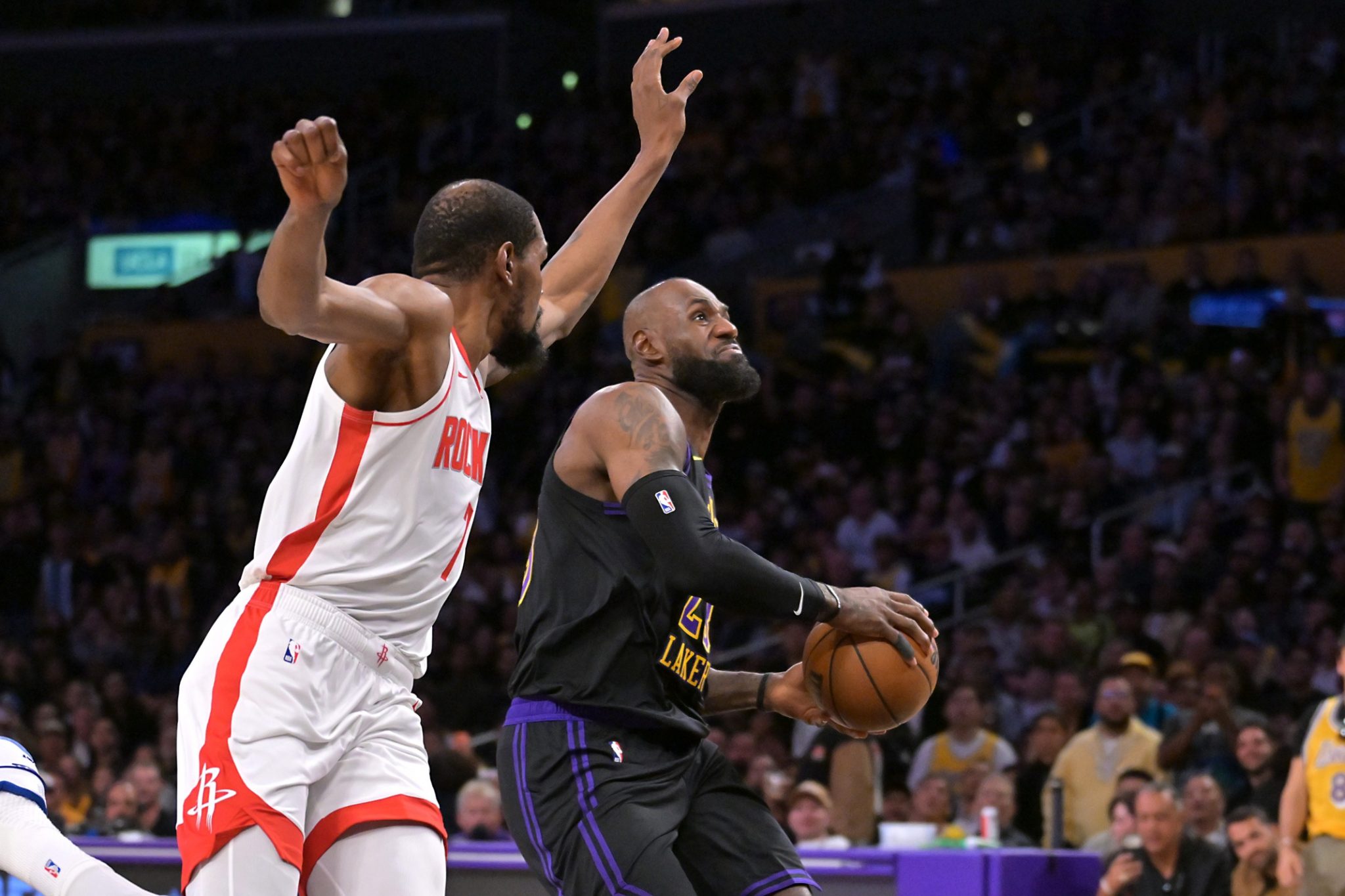 lebron-comanda-remontada-de-lakers-y-los-coloca-3-0-ante-rockets