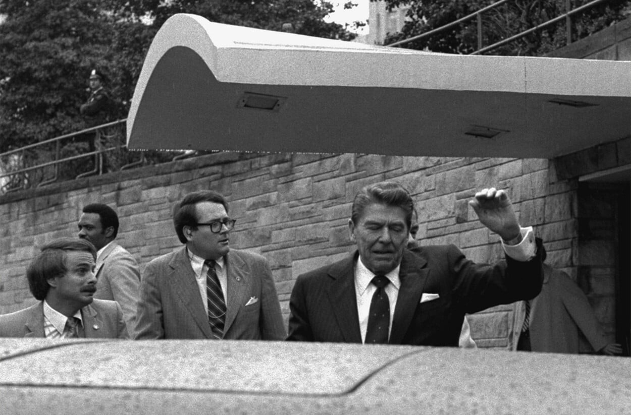 disparos-reavivan-el-recuerdo-del-atentado-contra-reagan-en-mismo-hotel-de-washington
