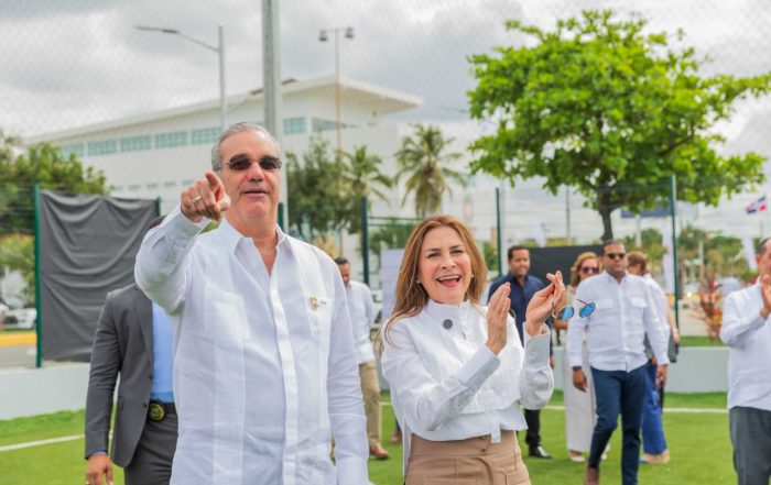 presidente-abinader-y-alcaldesa-carolina-mejia-inauguran-malecon-deportivo