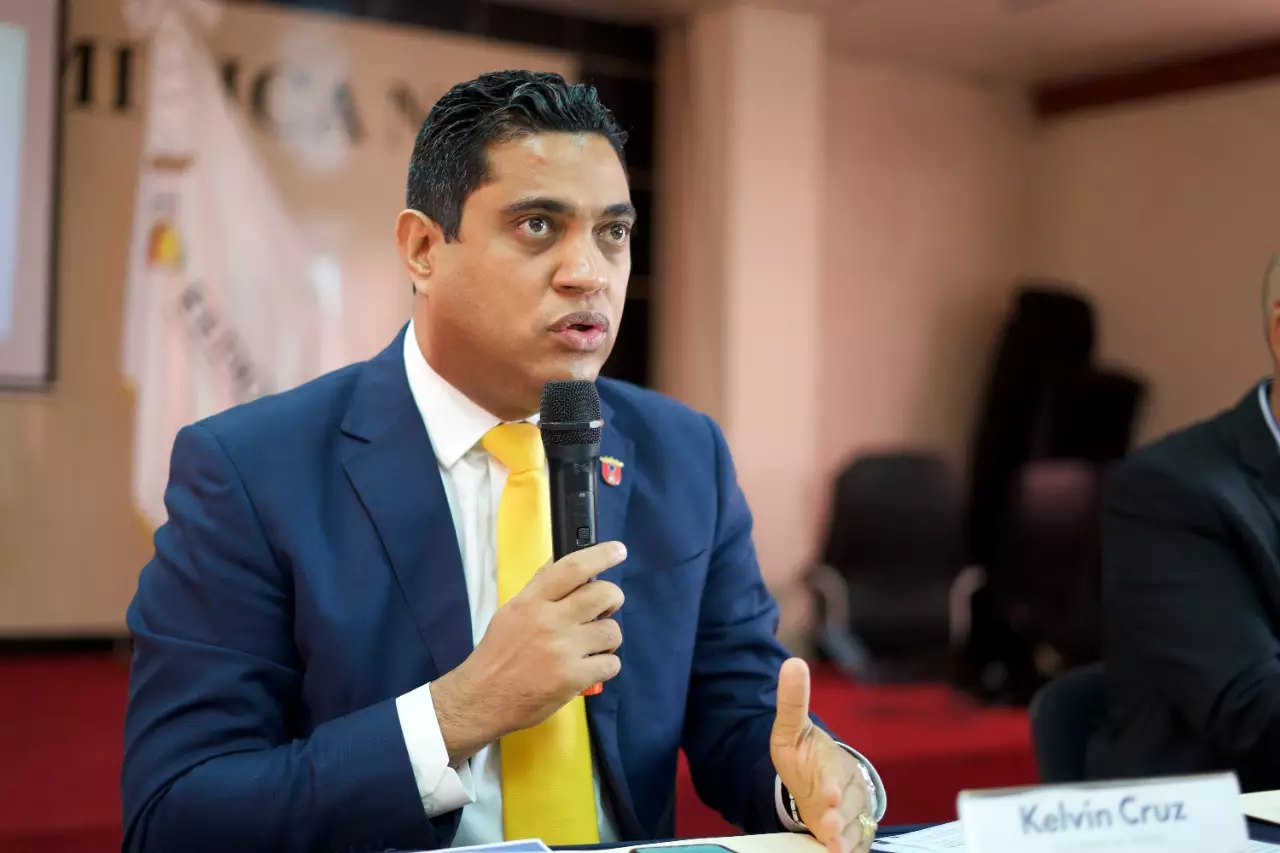 ministro-de-deportes-cuestiona-danos-en-el-estadio-quisqueya-tras-conciertos-y-anuncia-posibles-medidas
