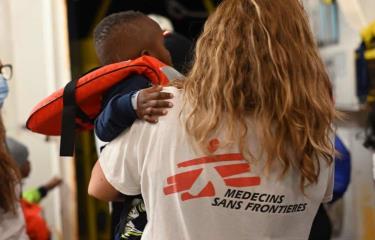 medicos-sin-fronteras:-40-heridos-y-cientos-huyen-de-choques-entre-bandas-armadas-en-haiti