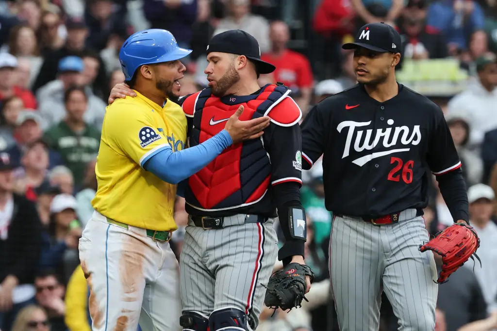 willson-contreras-protagoniza-nuevo-altercado-tras-fuerte-choque-en-home-plate