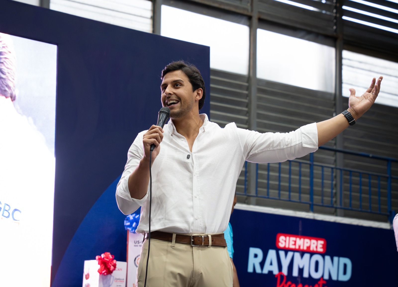 raymond-rodriguez-celebra-el-dia-de-las-madres;-mas-de-700-mujeres-respaldan-su-labor-social-en-la-capital