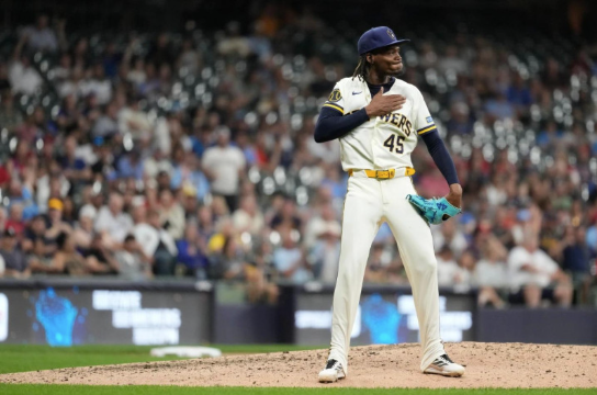 mlb-suspende-a-abner-uribe-por-gesto-obsceno-ante-san-luis