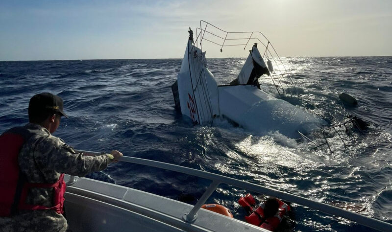 armada-rescata-a-dos-personas-tras-incidente-maritimo-frente-a-costas-de-puerto-plata