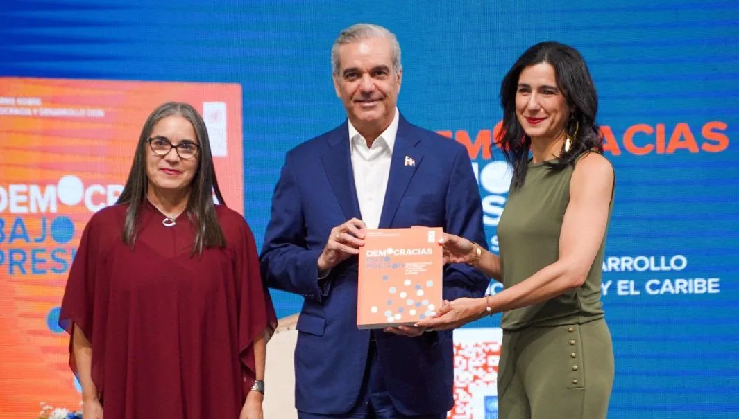 america-latina-y-el-caribe-sigue-creyendo-en-la-democracia,-pero-exige-mas-de-ella