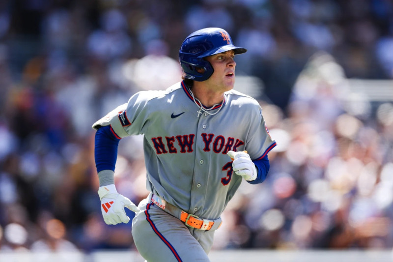 mets-derrotan-a-padres-con-historica-actuacion-de-carson-benge-y-se-llevan-la-serie-en-san-diego