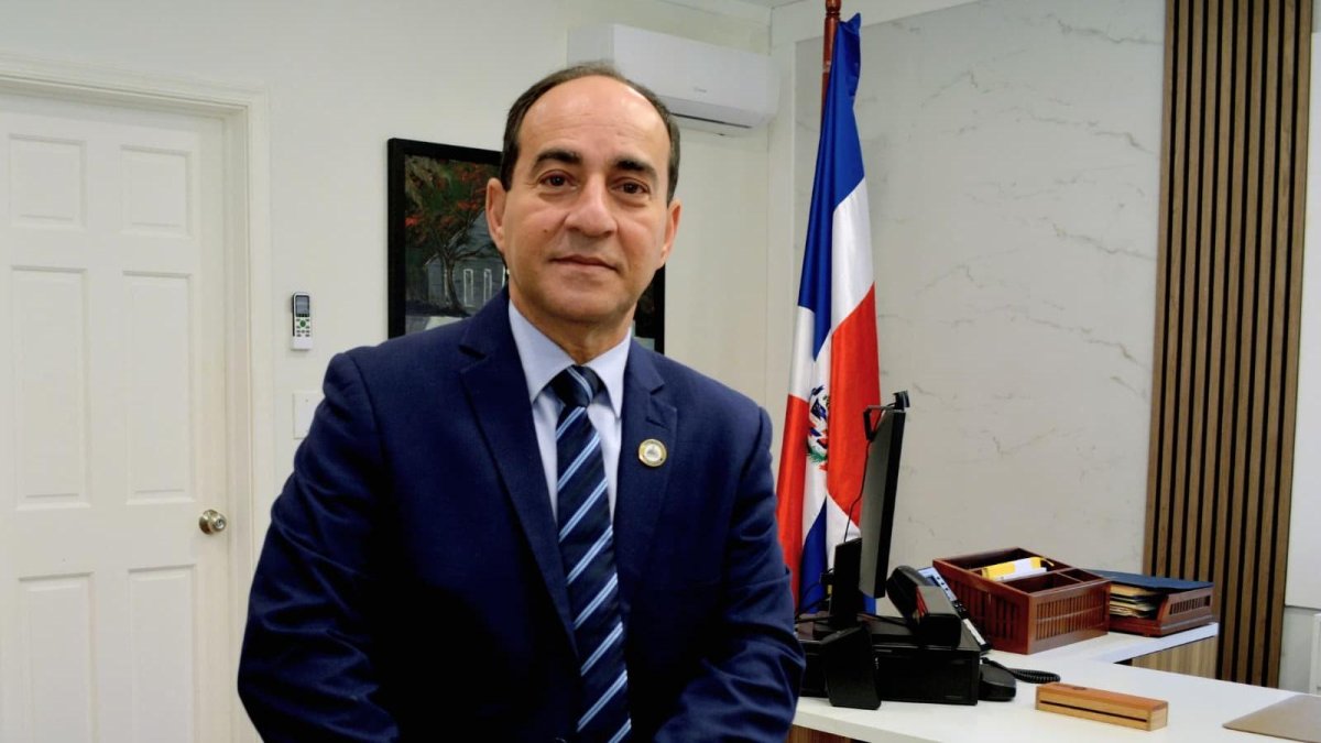 gilberto-minaya:-el-consul-dominicano-que-une-a-la-diaspora-en-miami