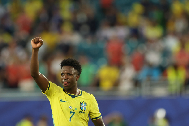 brasil-golea-a-escocia-3-0-y-avanza-como-lider-de-grupo;-neymar-debuta-en-el-mundial