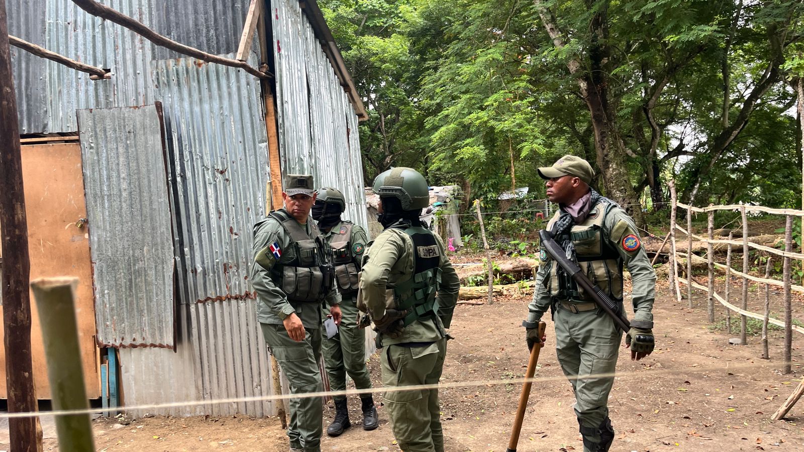 senpa-interviene-matadero-ilegal-y-desmantela-asentamientos-en-la-ribera-del-rio-haina