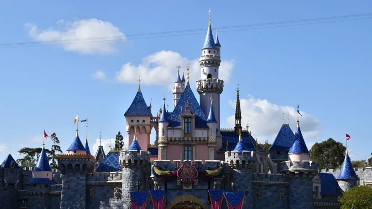 disney-traduce-al-espanol-las-aplicaciones-de-sus-parques-en-florida-y-california