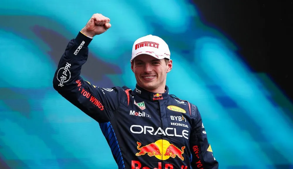 verstappen-mantiene-en-suspenso-su-futuro-en-la-formula-1-y-elogia-al-jefe-de-red-bull