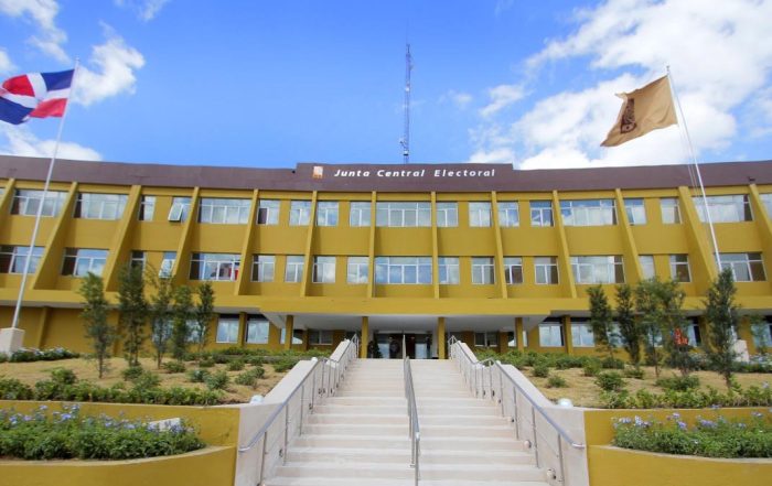 jce-anuncia-nuevos-horarios-para-los-centros-de-cedulacion-a-partir-del-1-de-agosto