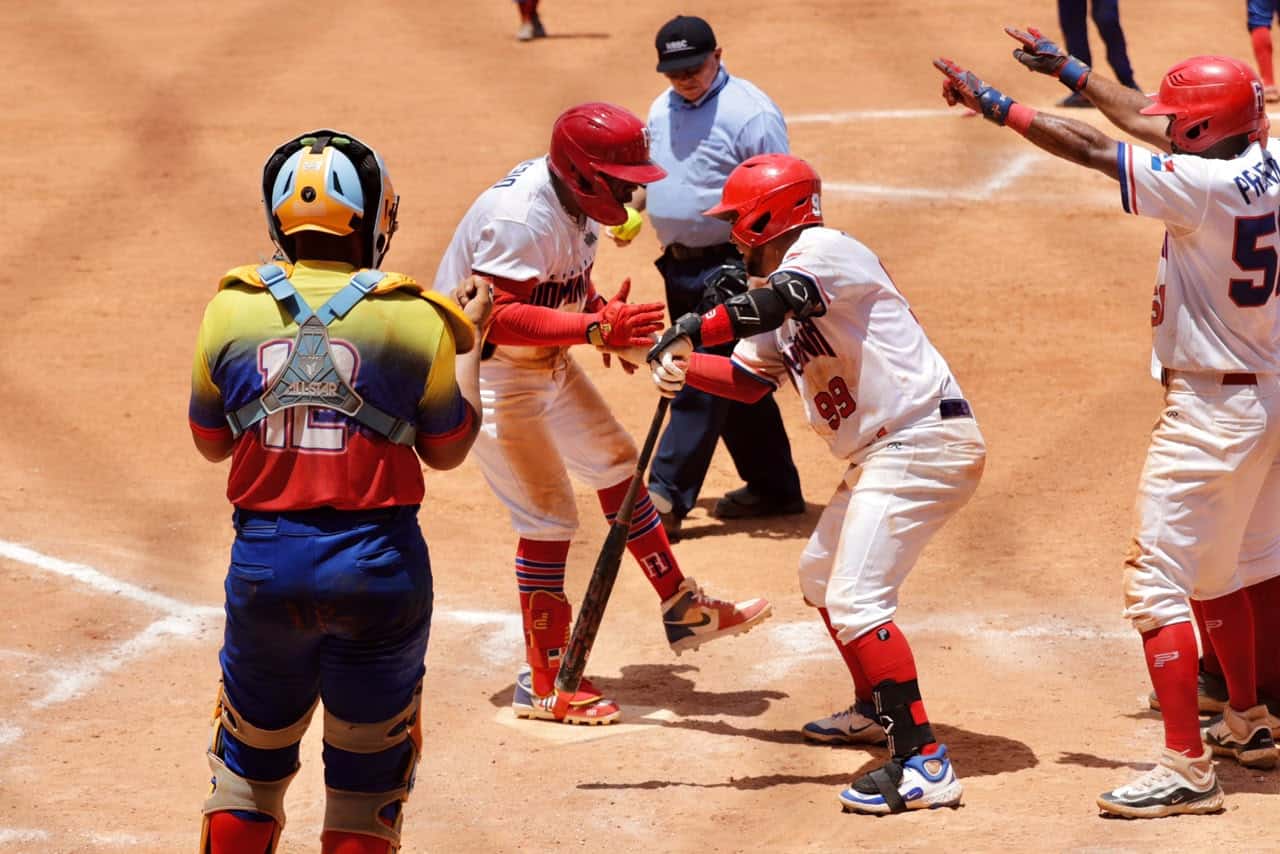 elias-valerio-y-yan-carlos-gonzalez-conquistan-el-oro-para-rd-en-el-softbol-masculino