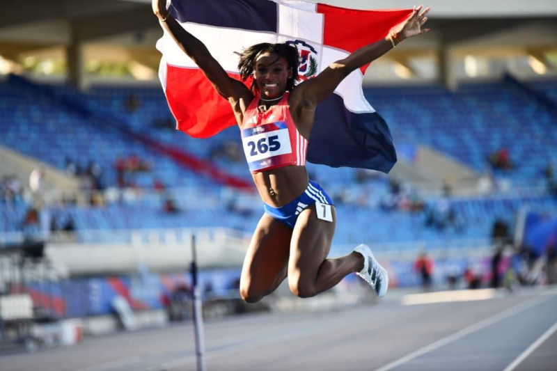 liranyi-alonso-conquista-el-oro-en-los-200-metros-de-los-juegos-centroamericanos-y-del-caribe