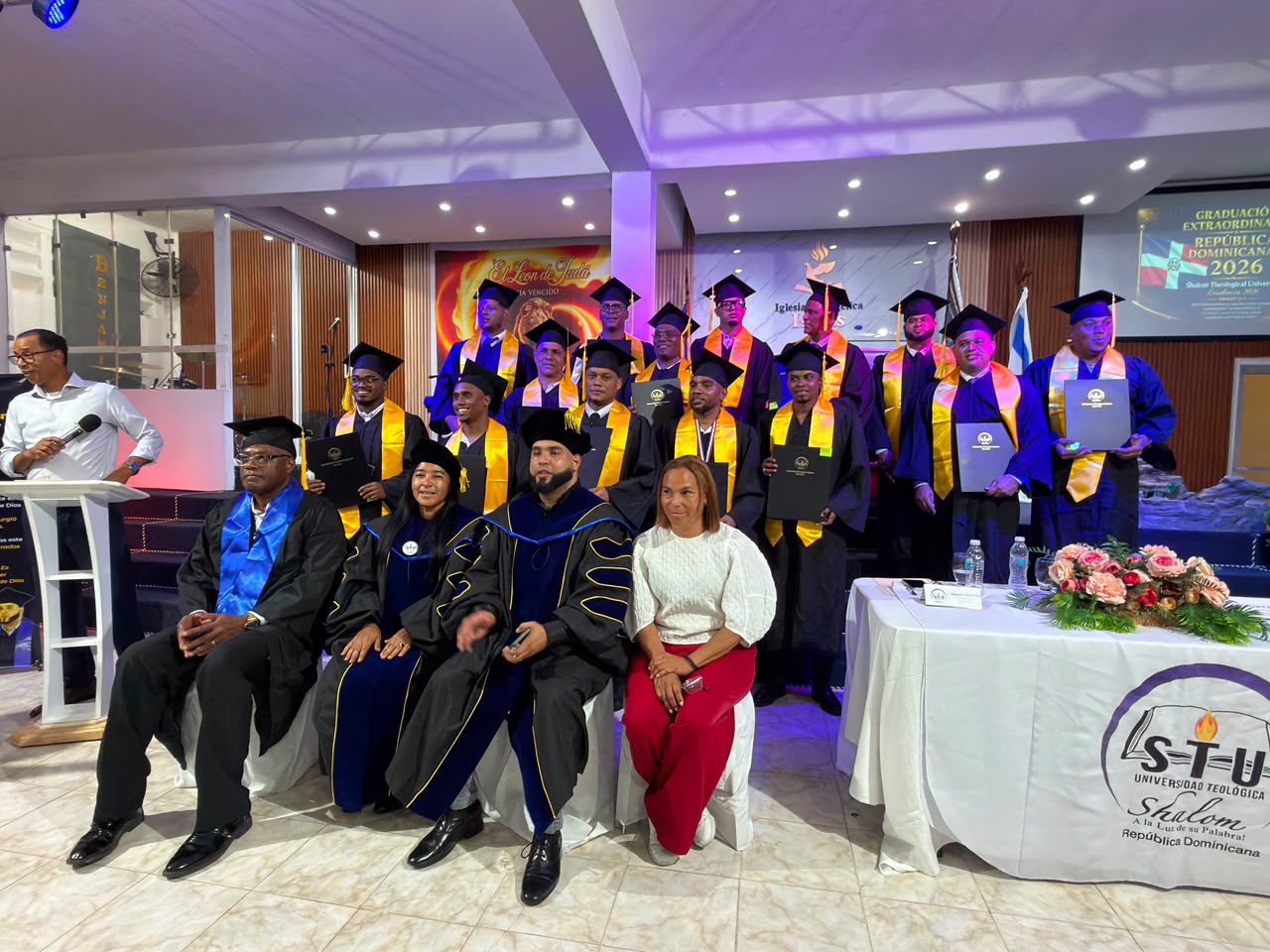 14-privados-de-libertad-de-la-victoria-se-graduan-en-licenciatura-en-teologia