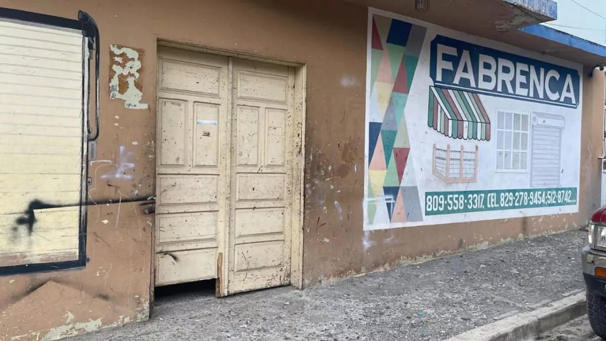 denuncian-robo-con-mas-de-rd$100-mil-y-equipos-de-un-negocio-en-san-jose-de-ocoa