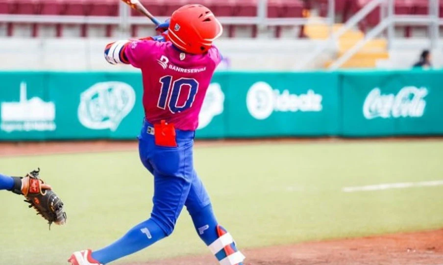 isaac-brito-hace-historia-con-tres-jonrones-en-triunfo-de-dominicana-sobre-puerto-rico-en-la-serie-del-caribe-kids