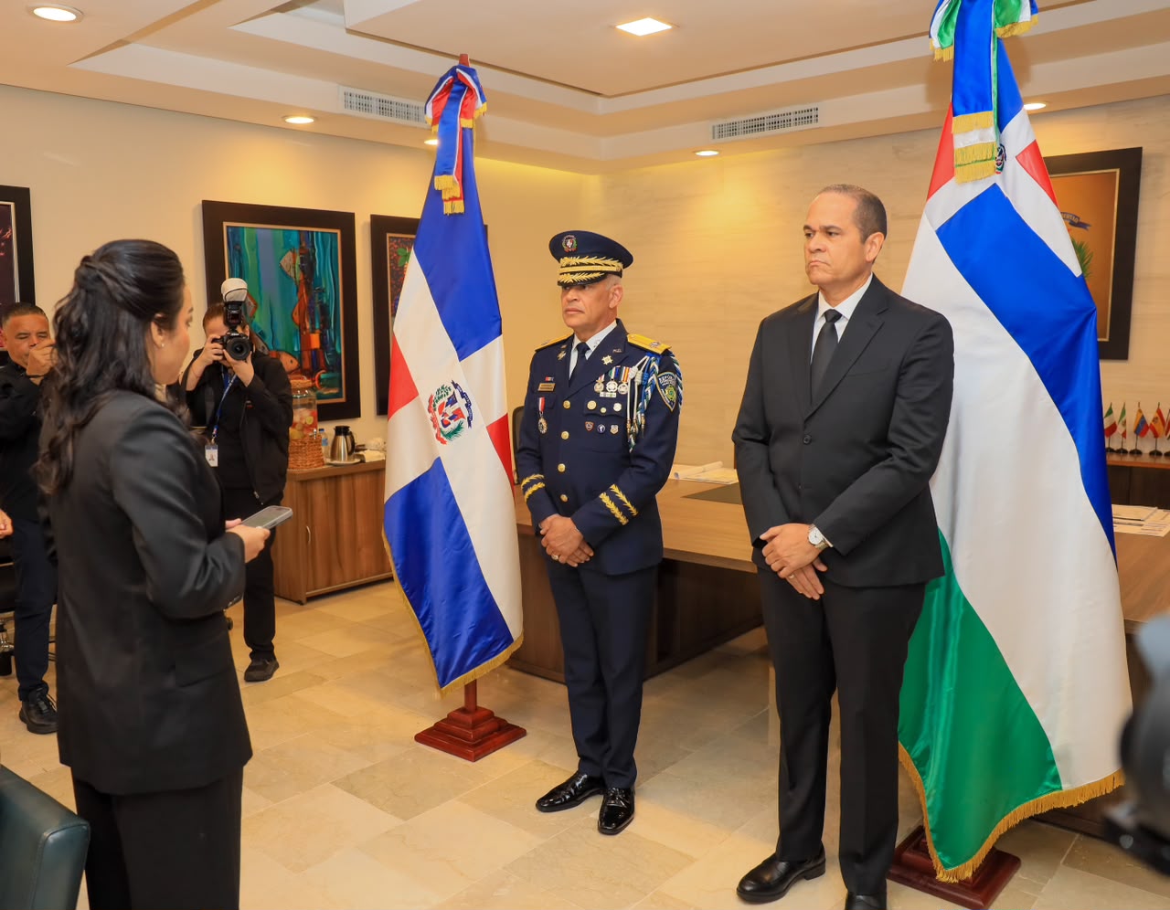 faride-raful-posesiona-a-ernesto-rodriguez-garcia-como-nuevo-director-general-pn