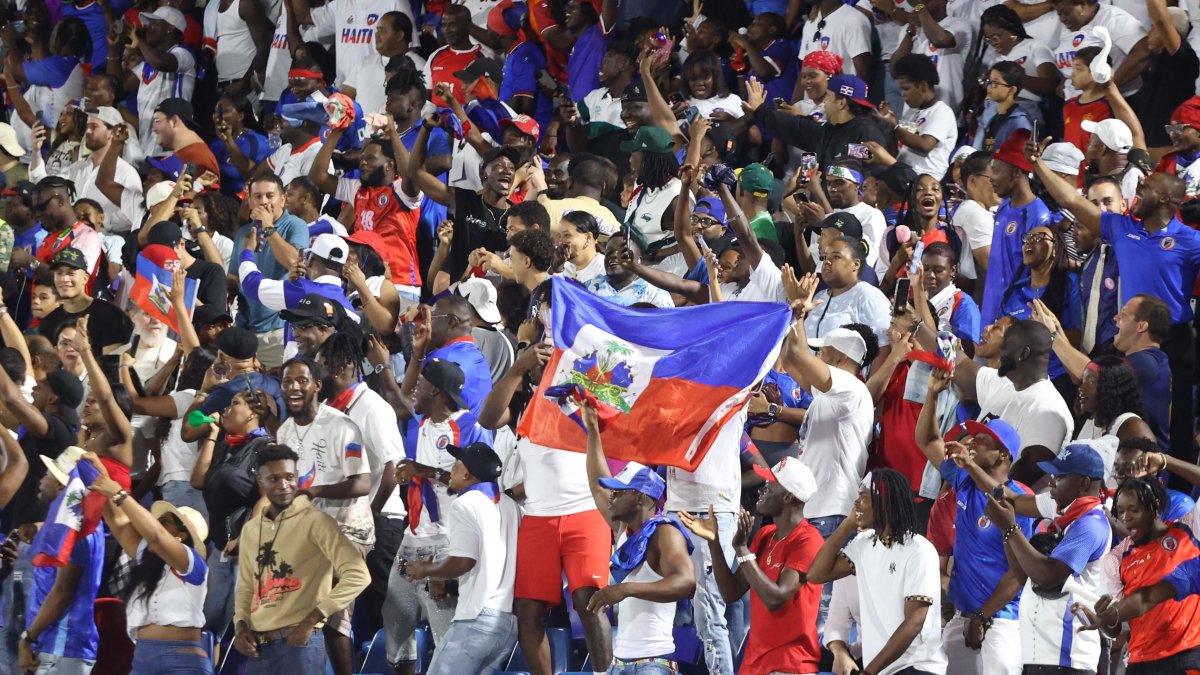haitianos-ponen-a-vibrar-el-estadio-olimpico-en-apoyo-a-su-equipo-contra-republica-dominicana