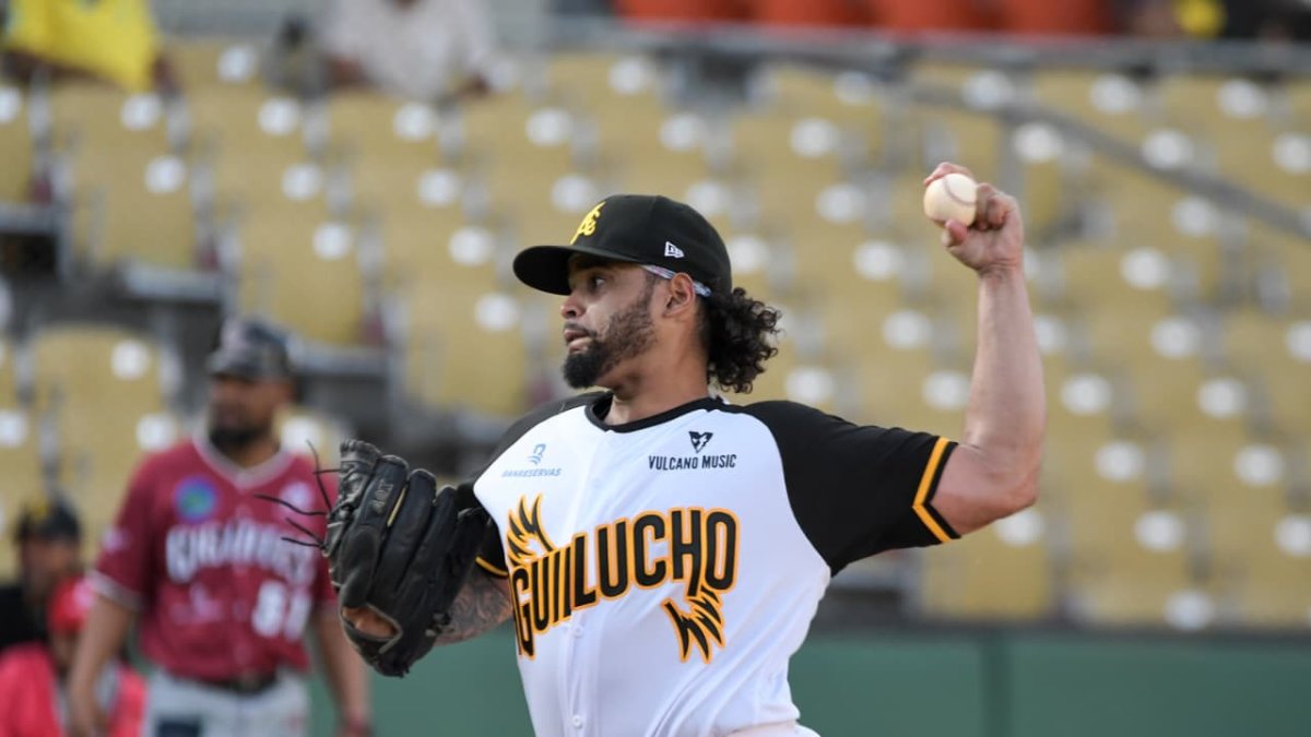 aguilas-cibaenas-alzan-el-vuelo-y-derrotan-4-1-a-los-gigantes