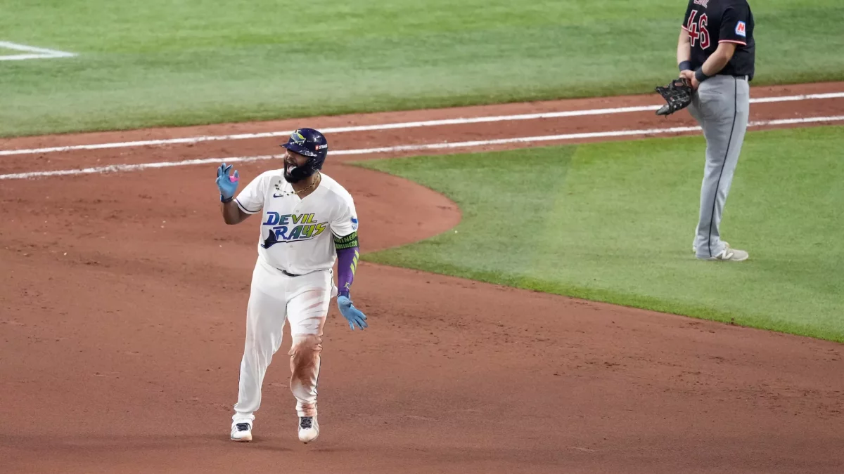 junior-caminero-y-freddy-peralta-llevan-a-tampa-la-serie-mundial