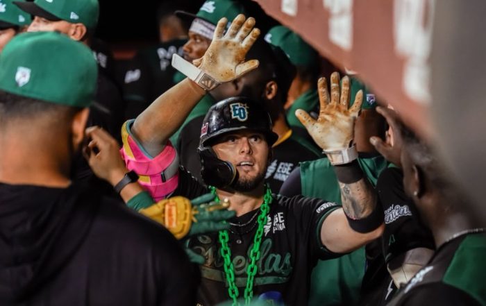estrellas-doblegan-a-los-gigantes-del-cibao