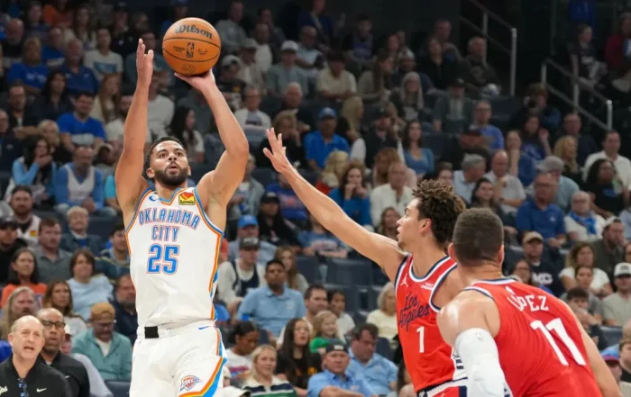 los-thunder-superan-clippers-y-se-mantienen-invictos